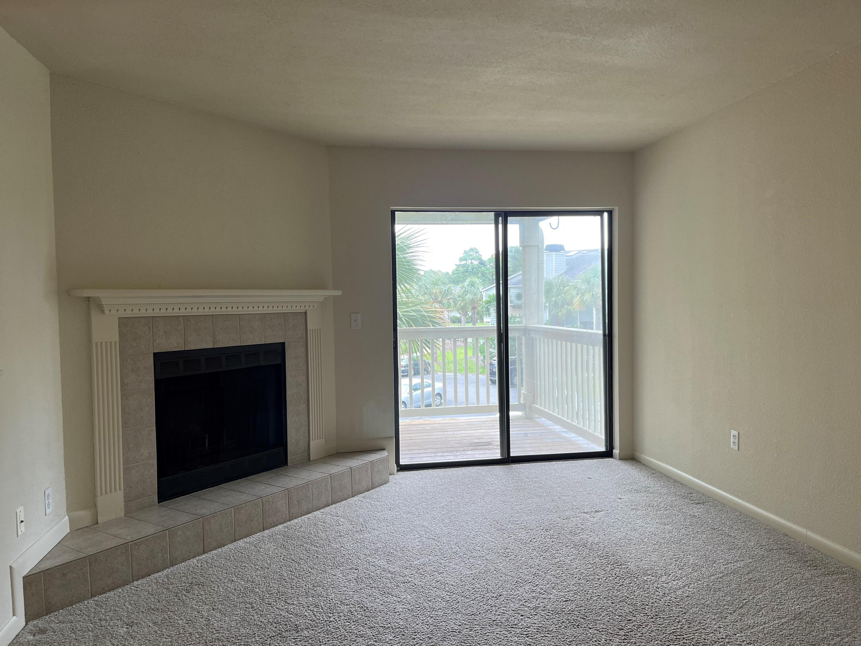 1481 Center Street, Unit 707 Mount Pleasant, SC 29464 - Photo 7 of 7 Living Room