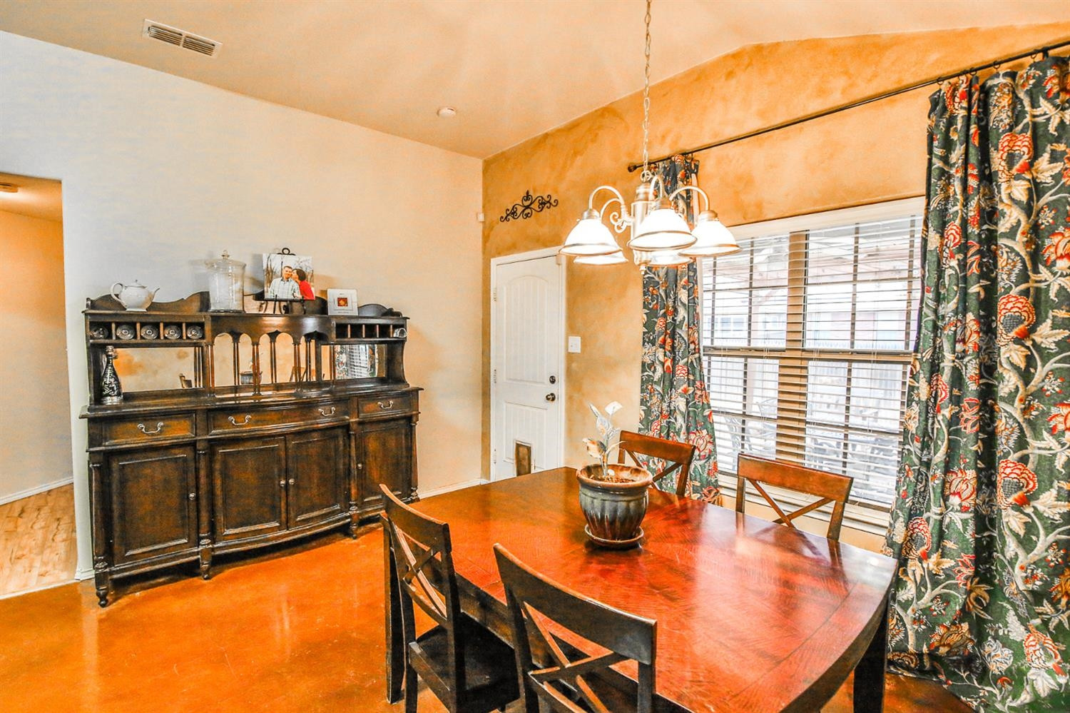 6924 95th Street Lubbock, TX 79424 - Photo 8 of 10 Photo 8