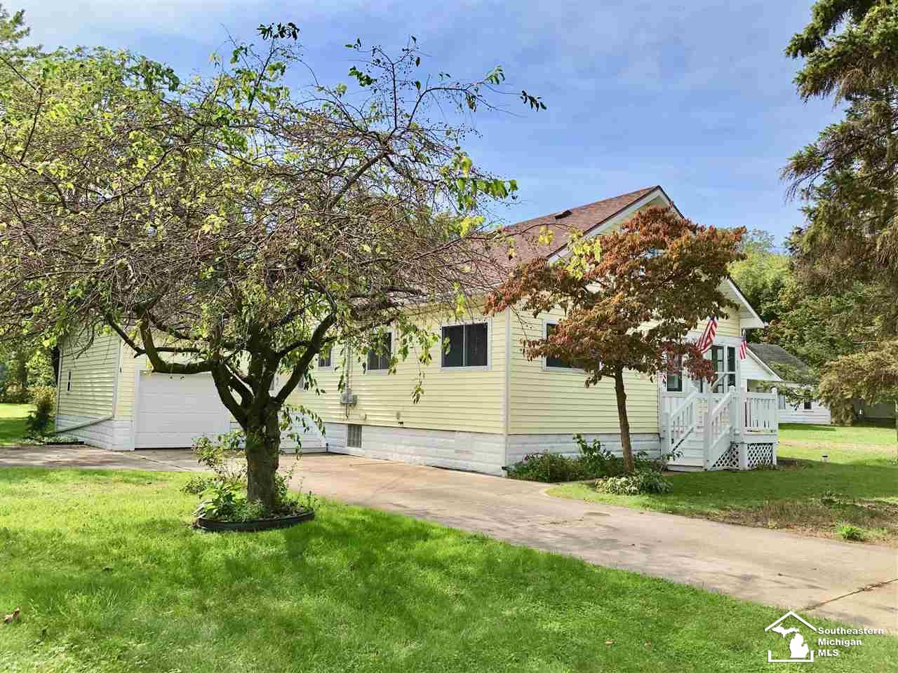 928 Cole Road Monroe, MI 48162 - Photo 3 of 32 31396429-2.JPG