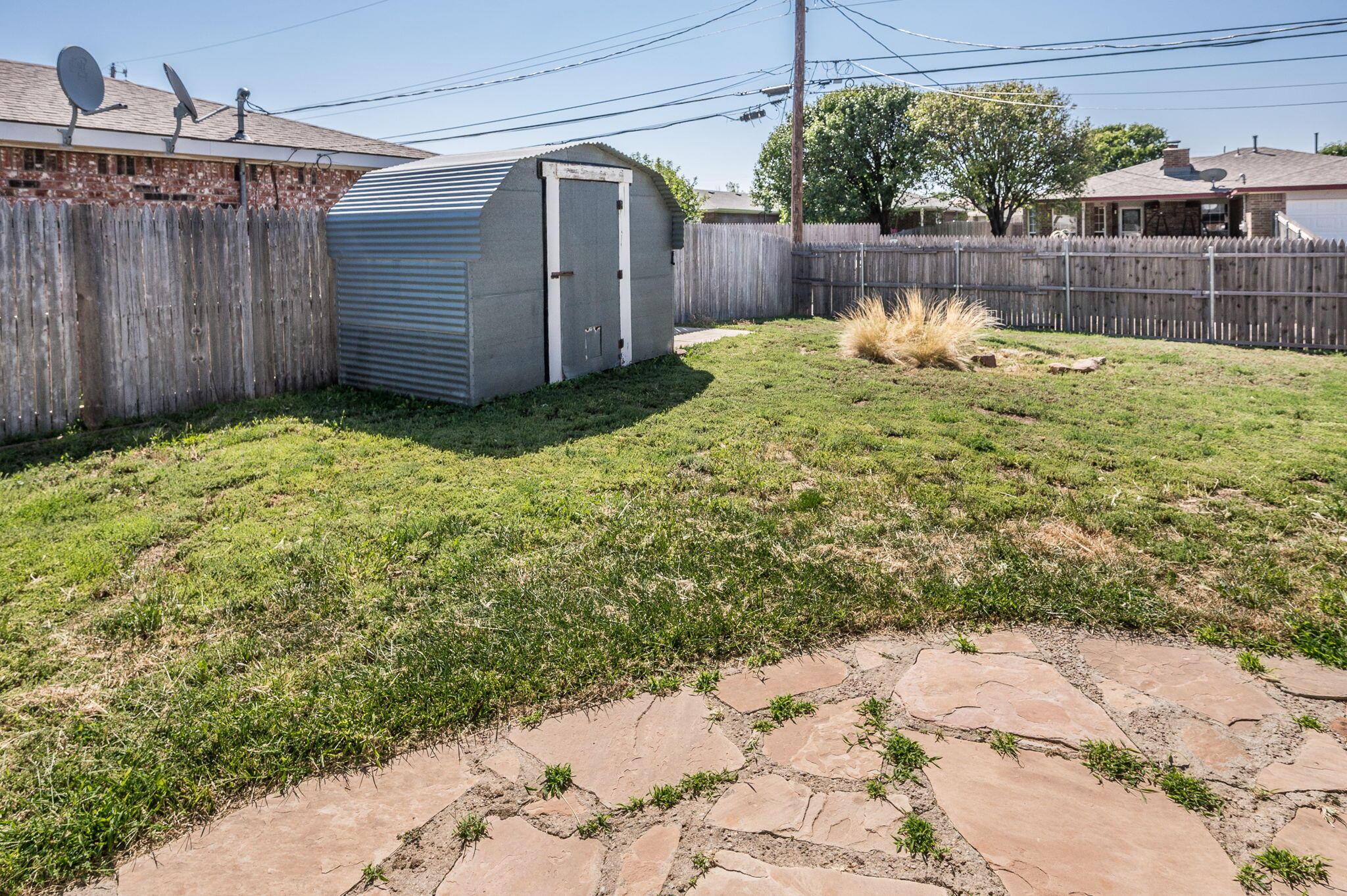 1021 Rushmore Drive Amarillo, TX 79110 - Photo 17 of 20 Back Yard