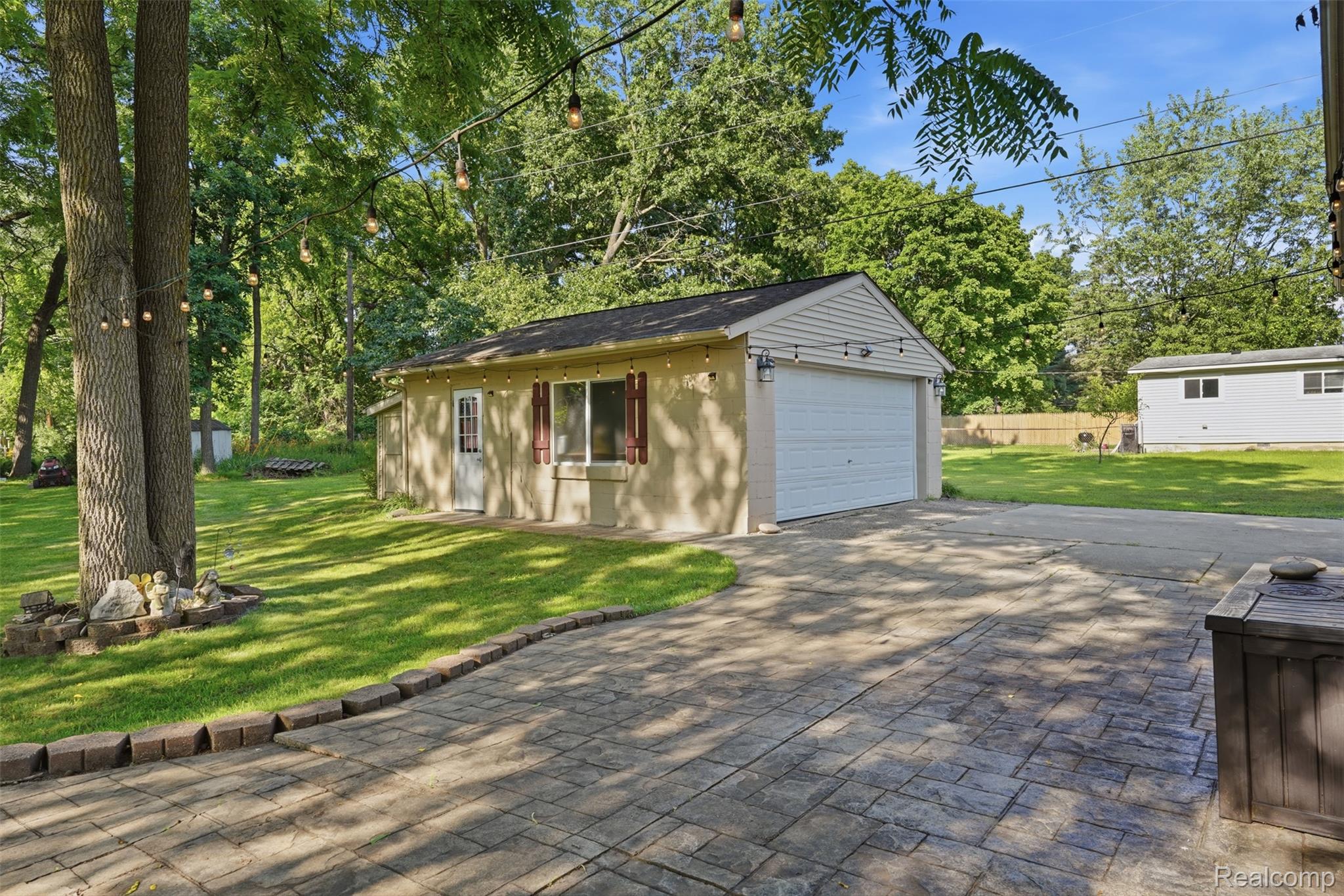 608 Snyder Road Highland, MI 48357 - Photo 21 of 22 Ample Parking