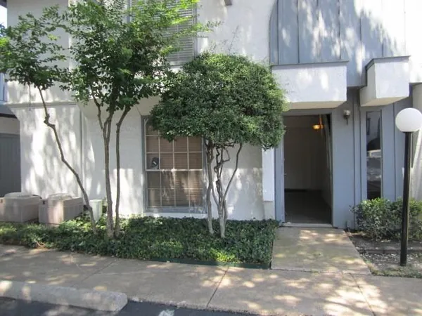 $1,095 | 12888 Montfort Drive, Unit 150, Dallas, TX 75230