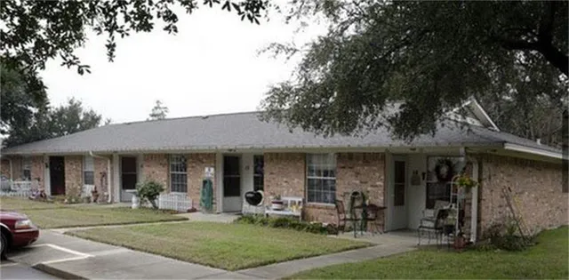 $588 | 401 North 3rd Street, Mabank, TX 75147