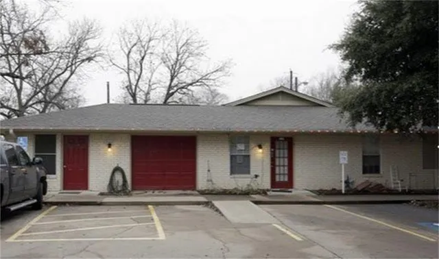 $588 | 401 North 3rd Street, Mabank, TX 75147