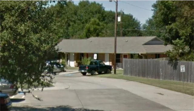 $588 | 401 North 3rd Street, Mabank, TX 75147