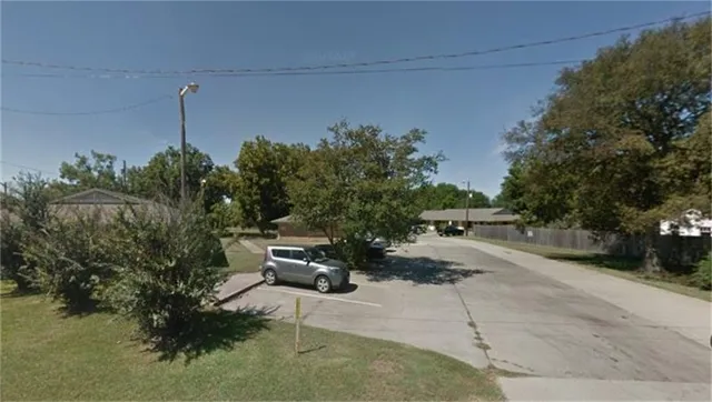 $588 | 401 North 3rd Street, Mabank, TX 75147