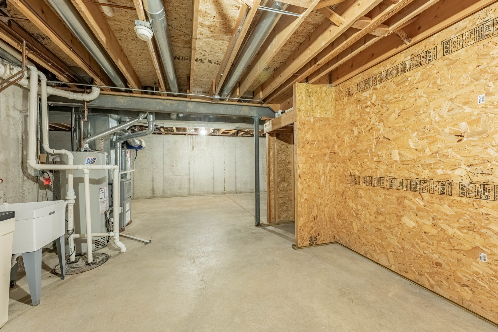 16263 Celtic Circle Manhattan, IL 60442 - Photo 38 of 45 a view of empty room with wooden walls