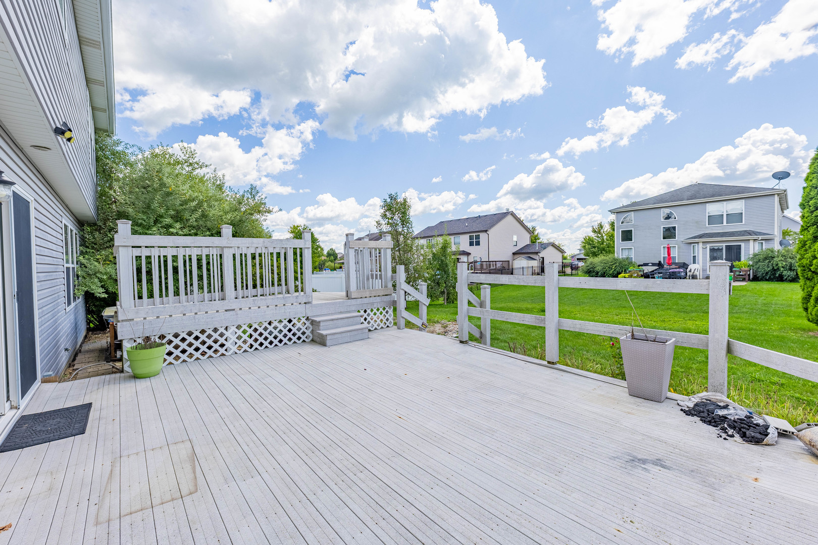 16263 Celtic Circle Manhattan, IL 60442 - Photo 39 of 45 a view of a chair and table on the wooden floor