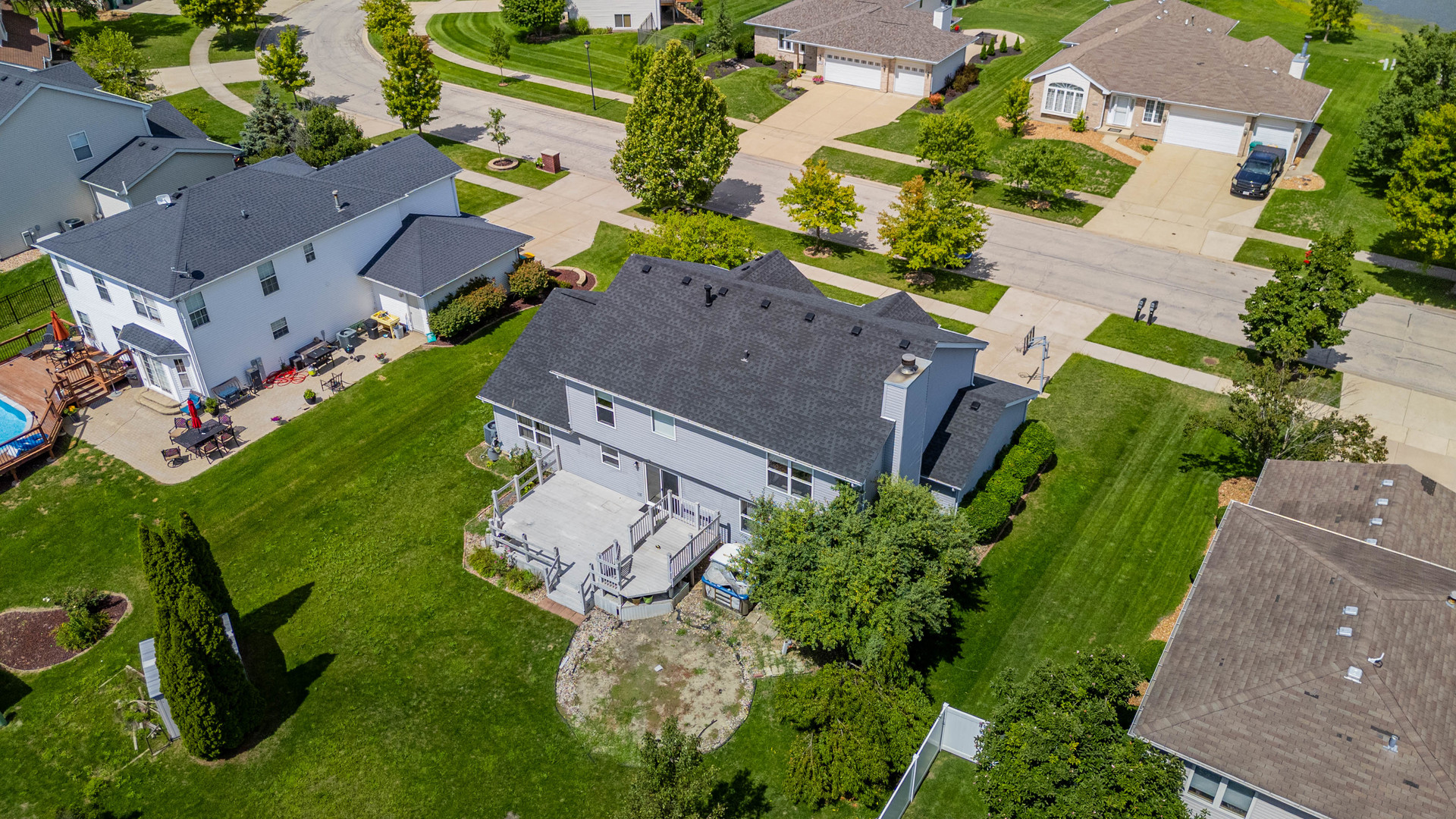 16263 Celtic Circle Manhattan, IL 60442 - Photo 42 of 45 an aerial view of a house with a garden