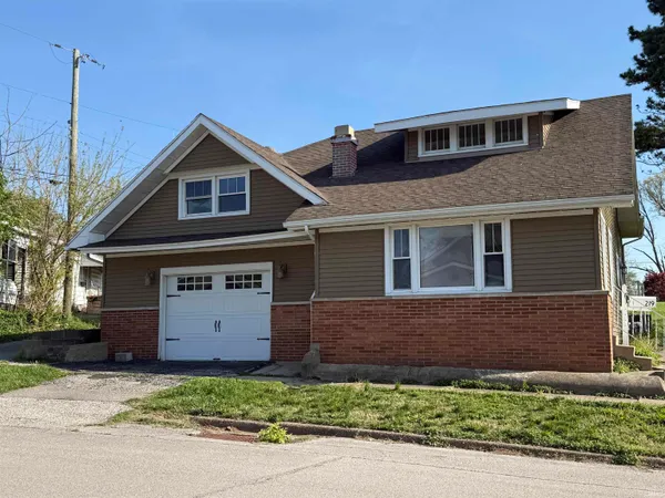 $152,800 | 219 West Washington Street, Oakland City, IN 47660