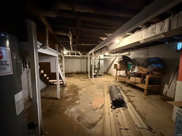 $147,800 | 219 West Washington Street, Oakland City, IN 47660