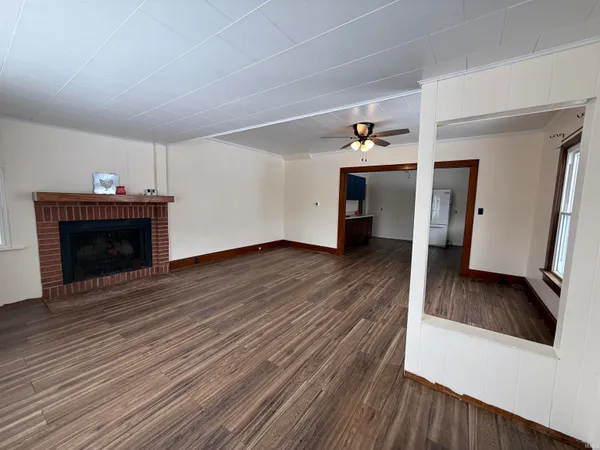 $147,800 | 219 West Washington Street, Oakland City, IN 47660