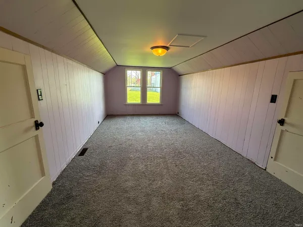 $147,800 | 219 West Washington Street, Oakland City, IN 47660