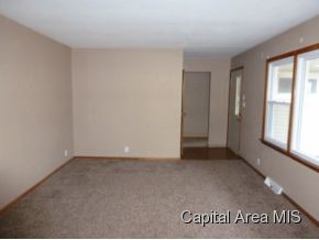 1334 Rutledge Drive Lincoln, IL 62656 - Photo 3 of 10 Gallery Image 3