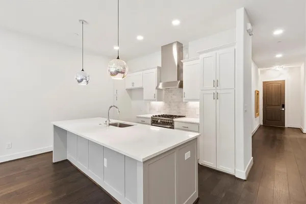 $2,950 | 15875 Spectrum Drive, Unit 1106, Addison, TX 75001