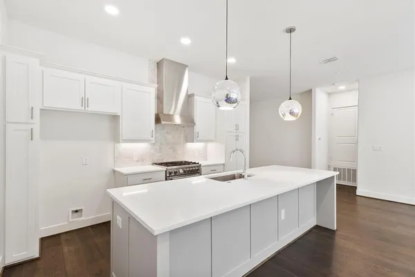 $2,950 | 15875 Spectrum Drive, Unit 1106, Addison, TX 75001