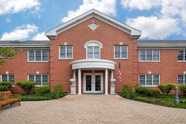 $424,999 | 1234 Depot Street, Unit 106, Glenview, IL 60025