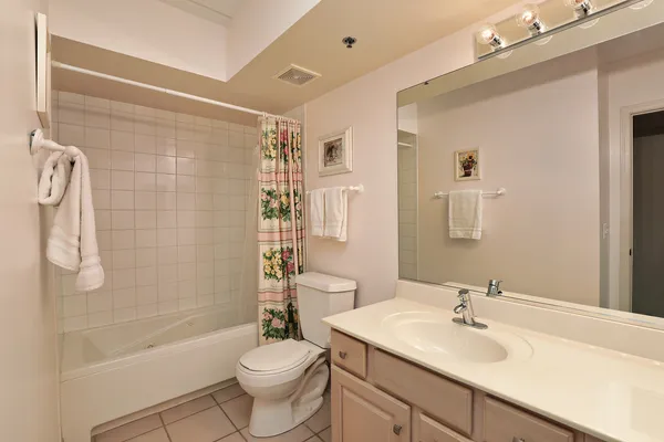 $424,999 | 1234 Depot Street, Unit 106, Glenview, IL 60025