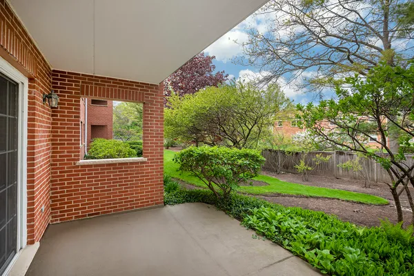$424,999 | 1234 Depot Street, Unit 106, Glenview, IL 60025