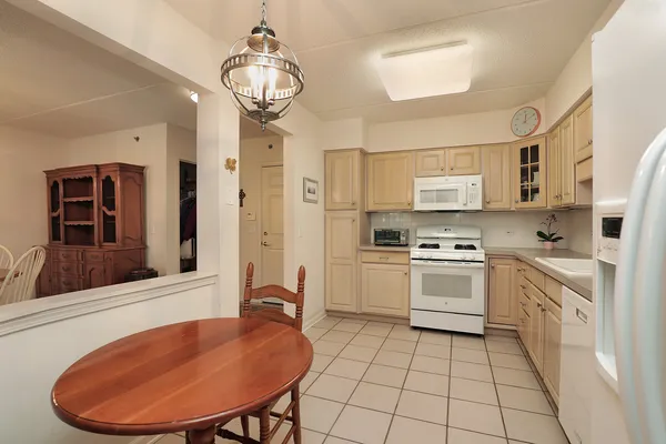 $424,999 | 1234 Depot Street, Unit 106, Glenview, IL 60025