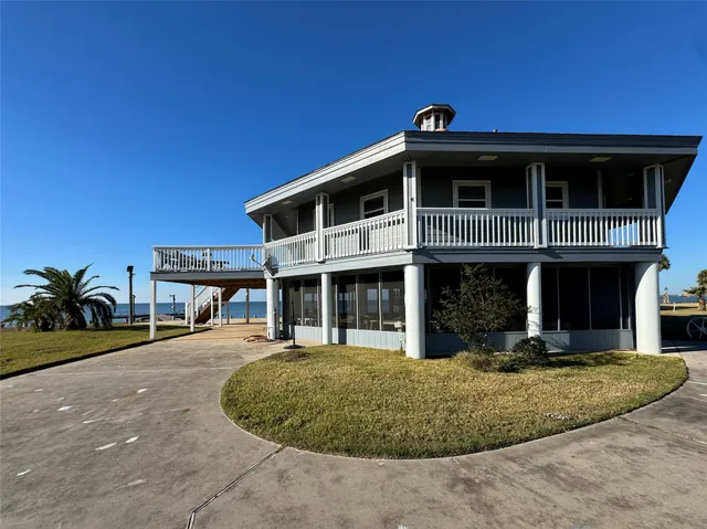 $849,000 | 128 White Heron Drive, Anahuac, TX 77514