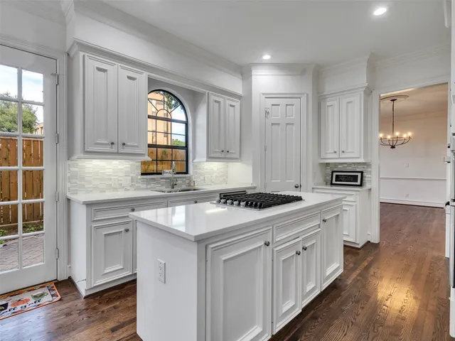 $3,500 | 2525 Nantucket Drive, Unit 8, Houston, TX 77057