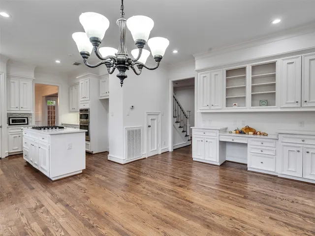 $3,500 | 2525 Nantucket Drive, Unit 8, Houston, TX 77057