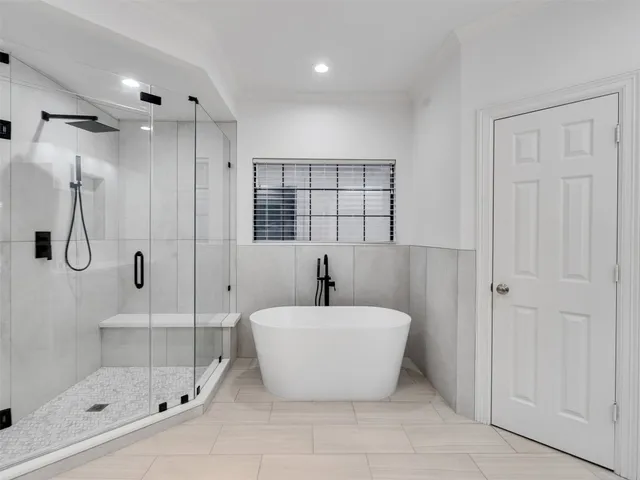 $3,500 | 2525 Nantucket Drive, Unit 8, Houston, TX 77057