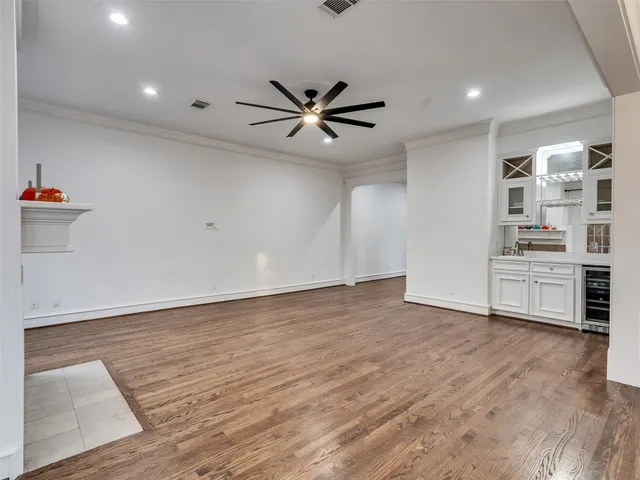 $3,500 | 2525 Nantucket Drive, Unit 8, Houston, TX 77057