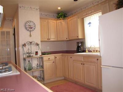 1548 Sheffield Road South Euclid, OH 44121 - Photo 10 of 25