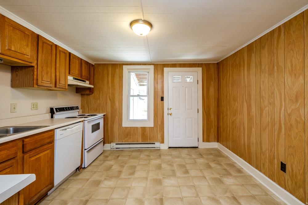 17981 Red Brush Road Elkton, VA 22827 - Photo 3 of 27 Gallery Image 3