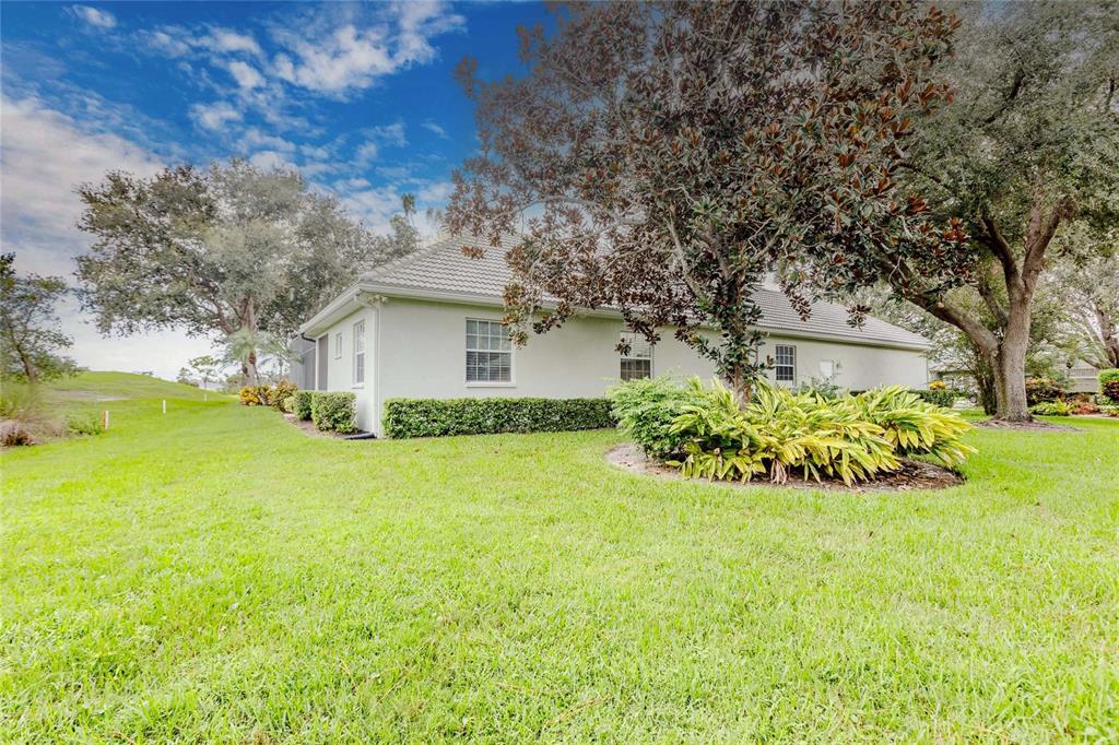 442 Tremingham Way Venice, FL 34293 - Photo 11 of 37