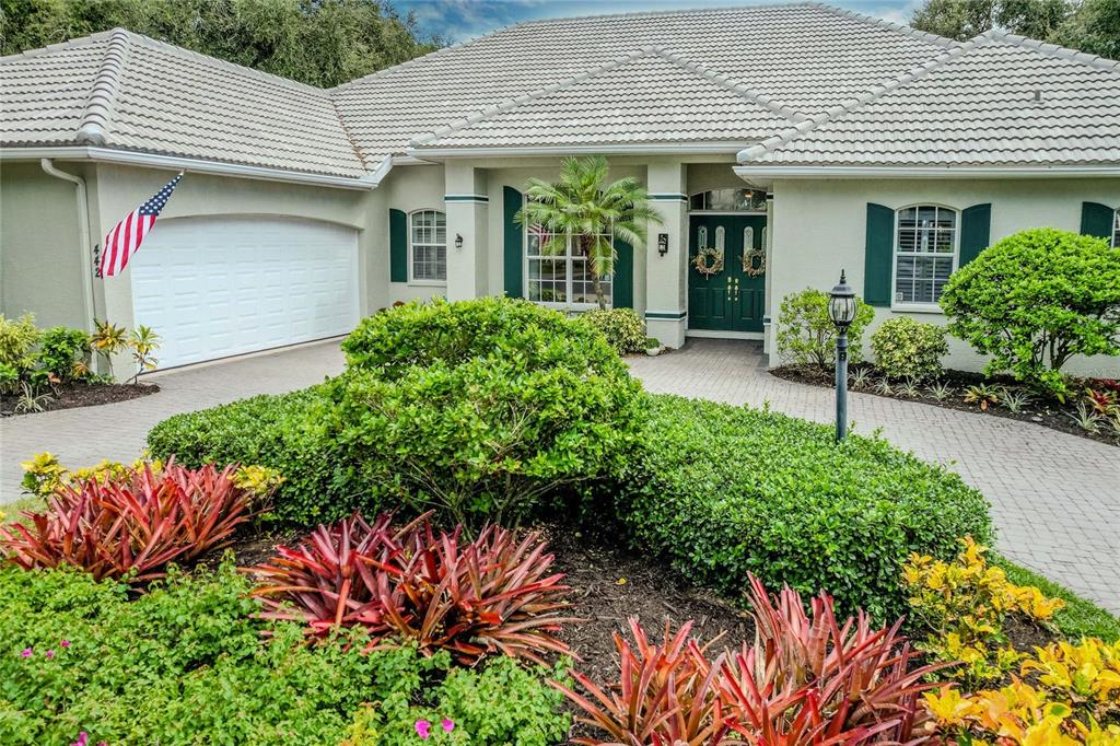 442 Tremingham Way Venice, FL 34293 - Photo 3 of 37