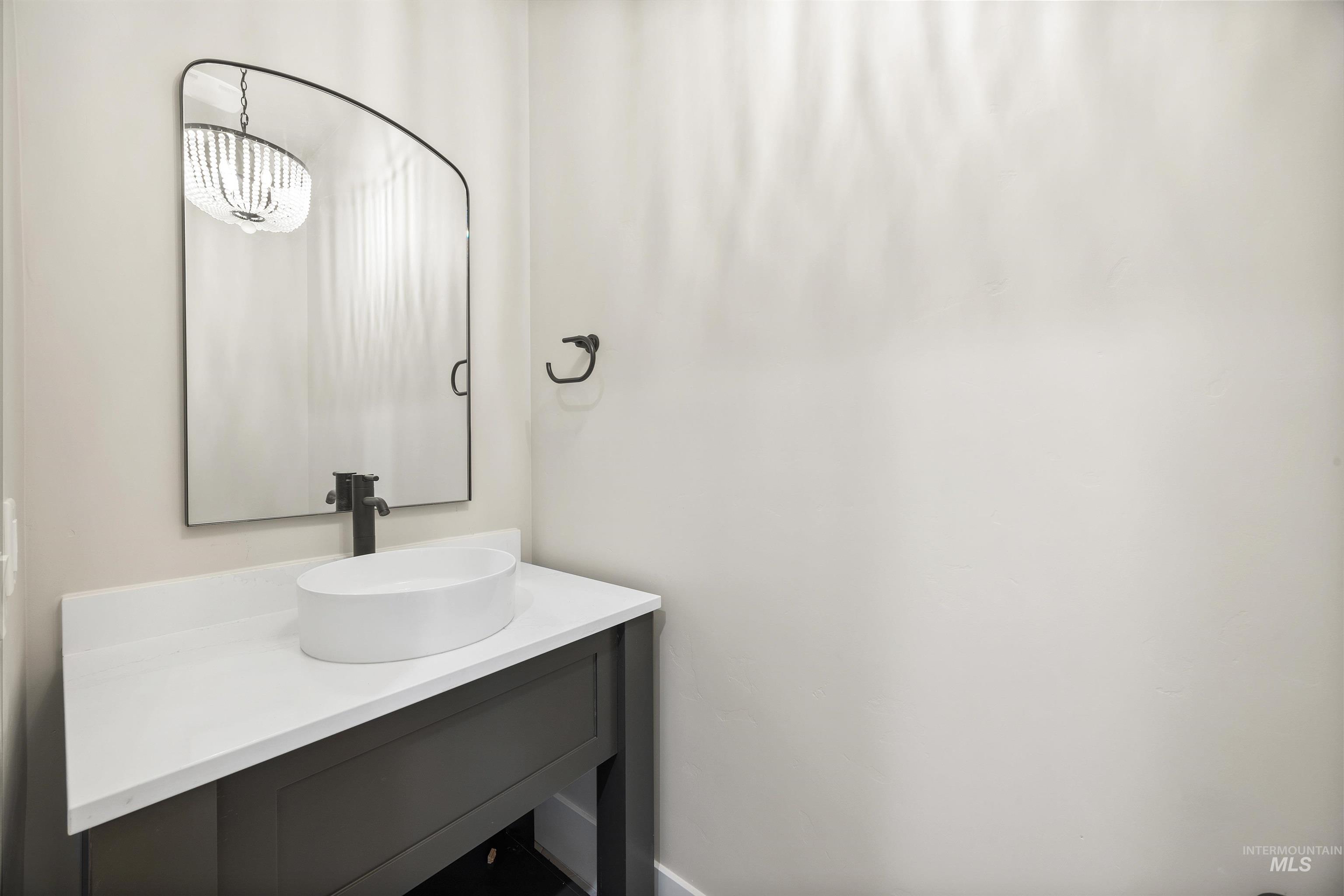 1126 East Crescendo Street Meridian, ID 83642 - Photo 39 of 48 Bathroom featuring vanity