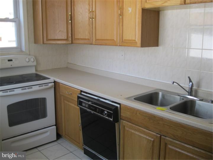 164 Marlborough Road Upper Darby, PA 19082 - Photo 5 of 12 Kitchen