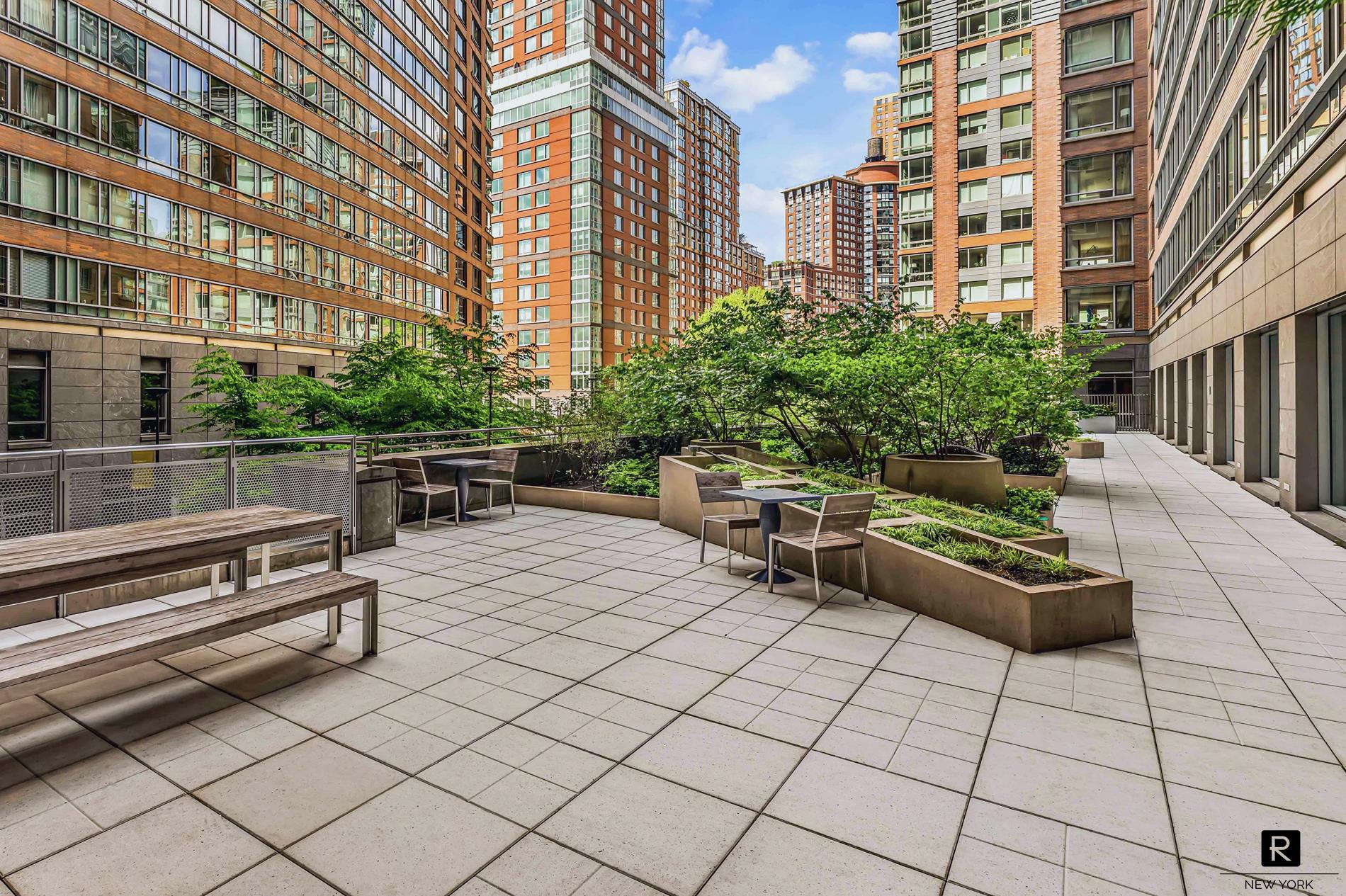 2 River Terrace, Unit 8H Manhattan, NY 10282 - Photo 20 of 25