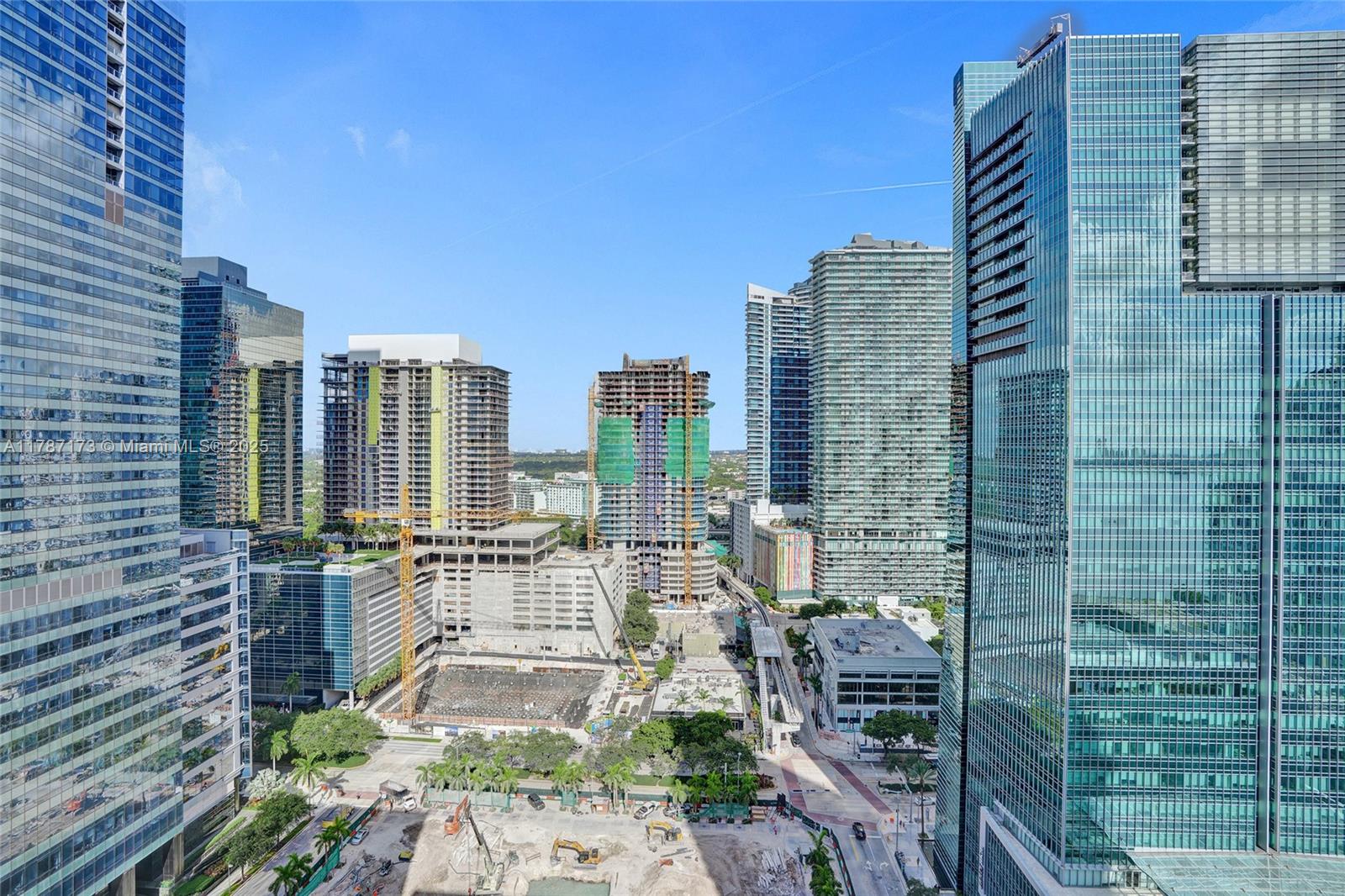 170 Southeast 14th Street, Unit 2907 Miami, FL 33131 - Photo 29 of 30 a view of city with tall buildings