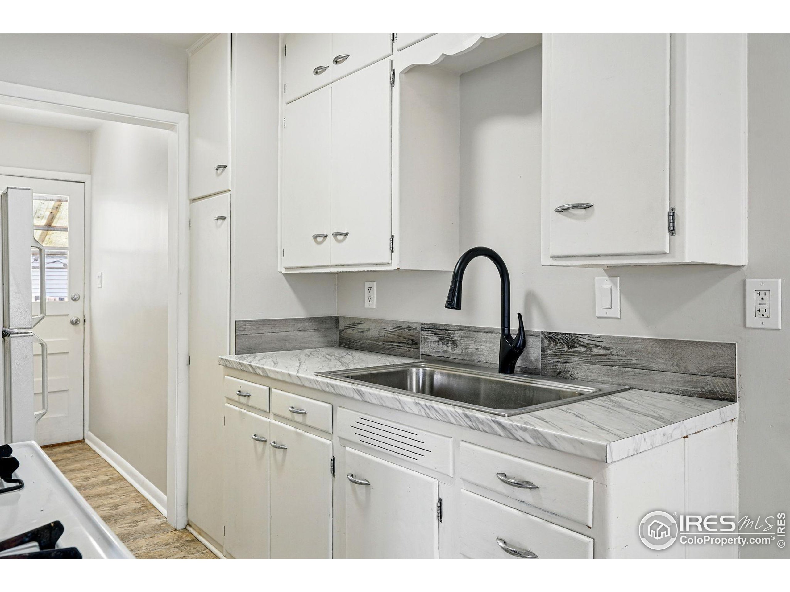 809 Sunset Street Longmont, CO 80501 - Photo 14 of 40