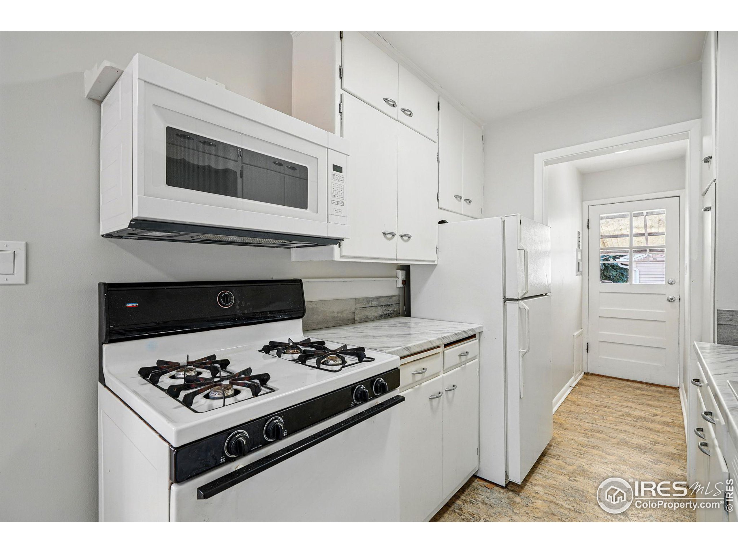 809 Sunset Street Longmont, CO 80501 - Photo 15 of 40