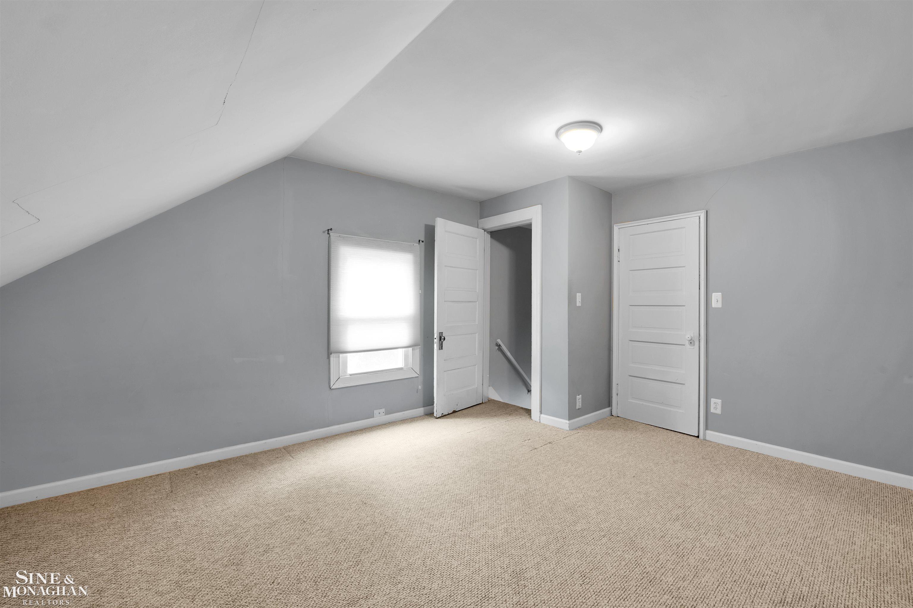 213 Muir Road Grosse Pointe Farms, MI 48236 - Photo 13 of 21