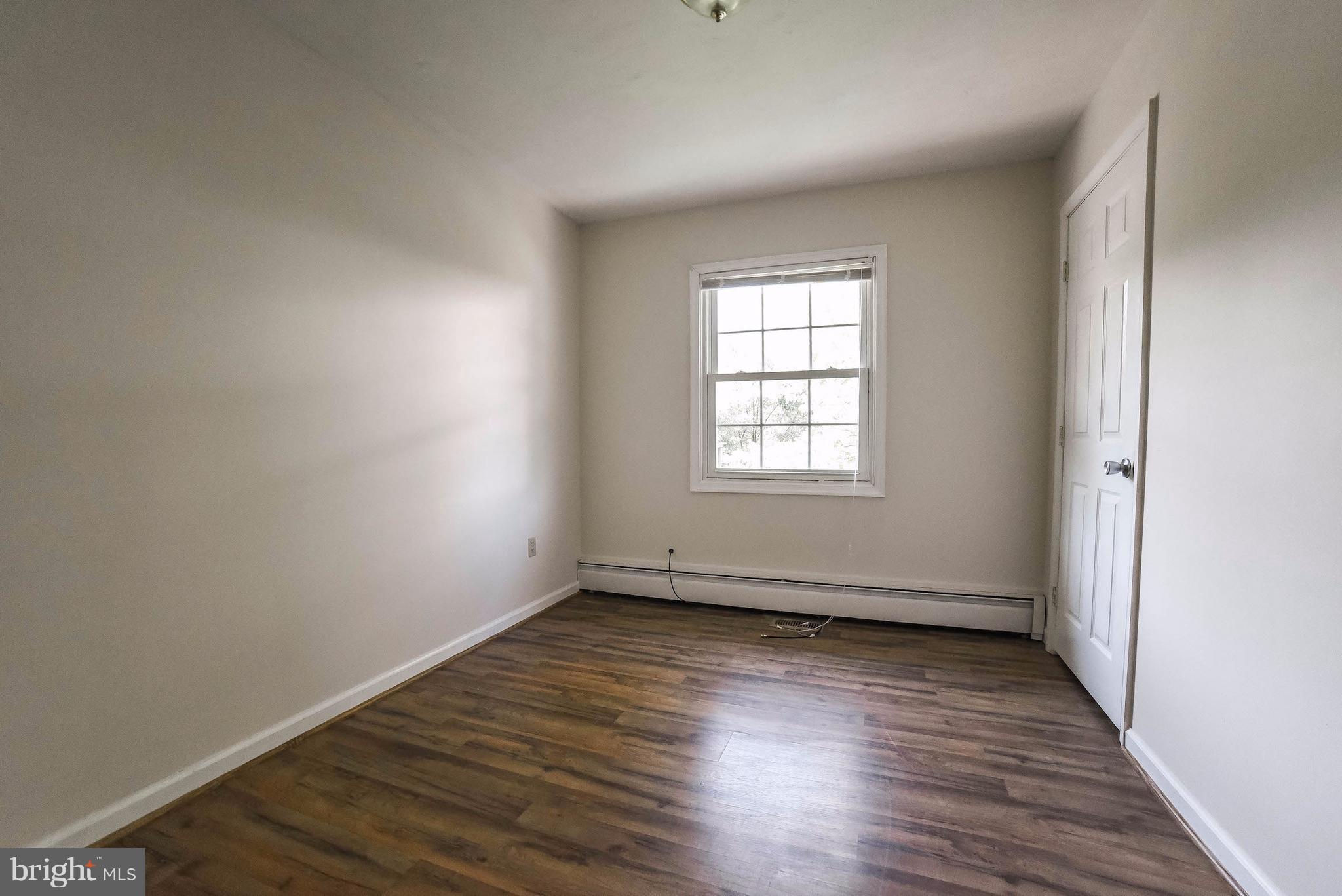 40275 Wathen Road Leonardtown, MD 20650 - Photo 11 of 30 Living Room