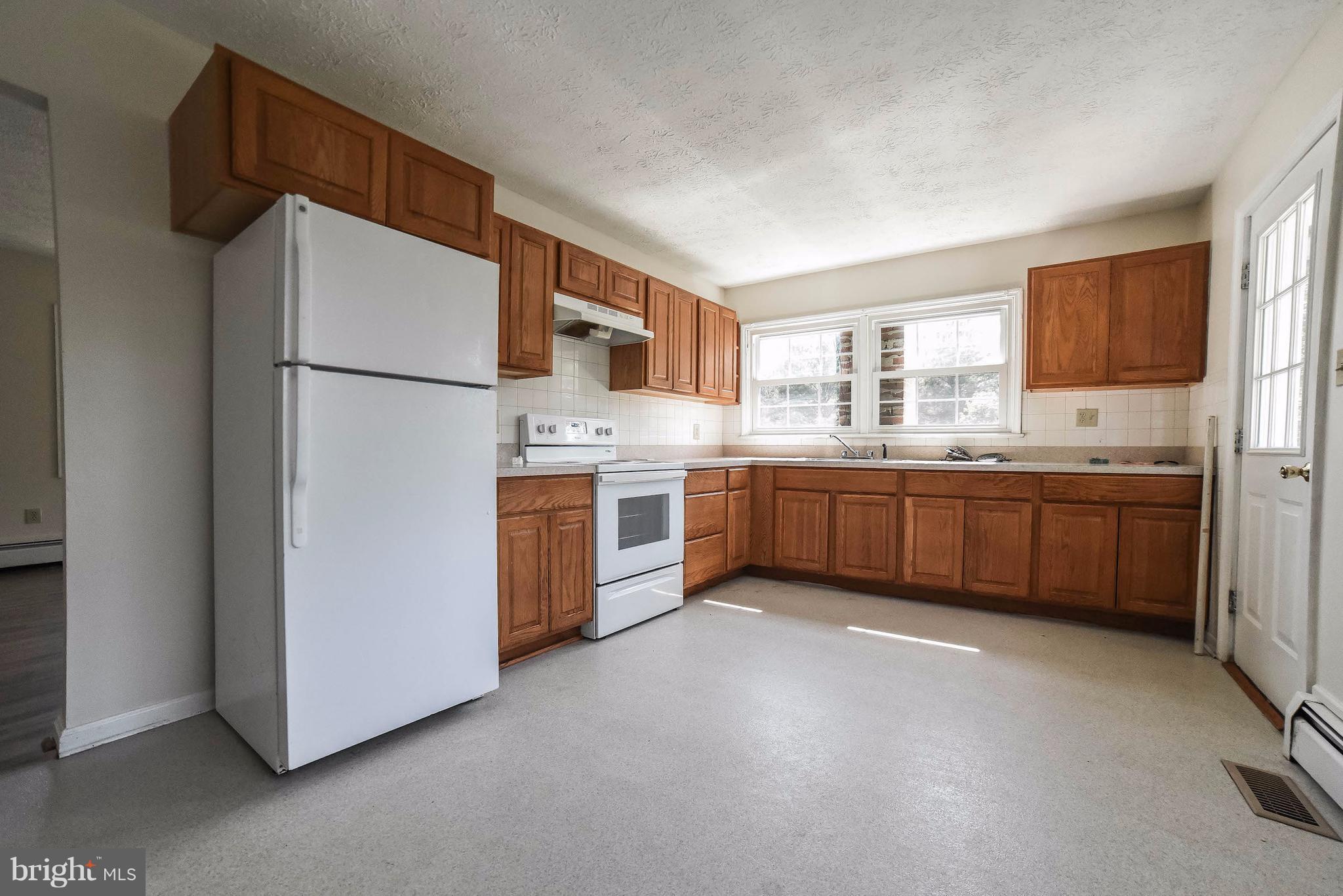40275 Wathen Road Leonardtown, MD 20650 - Photo 6 of 30 Kitchen