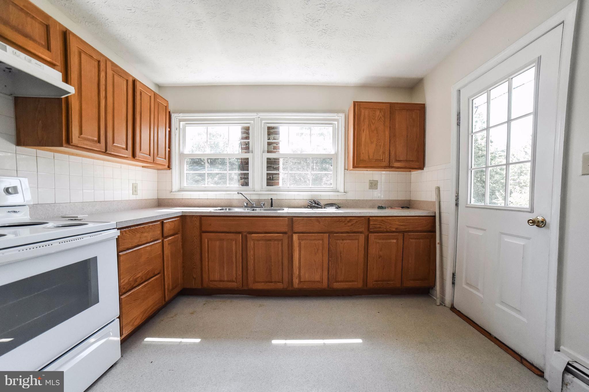 40275 Wathen Road Leonardtown, MD 20650 - Photo 7 of 30 Kitchen