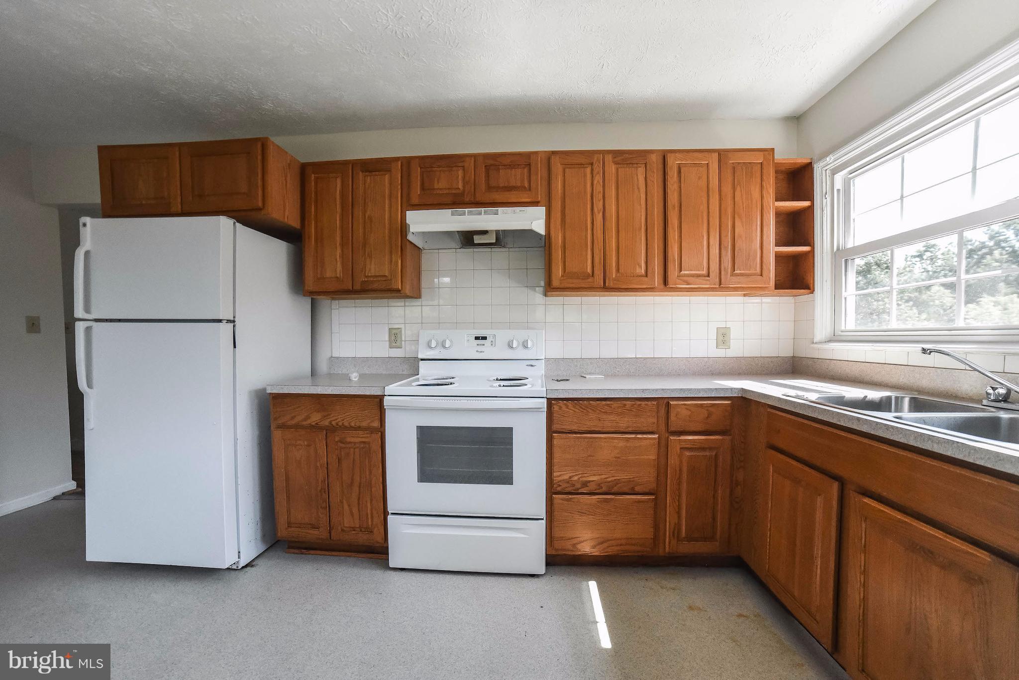 40275 Wathen Road Leonardtown, MD 20650 - Photo 8 of 30 Kitchen