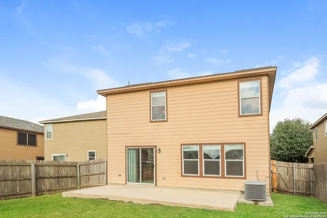 $1,900 | 2326 Cats Paw, Converse, TX 78109