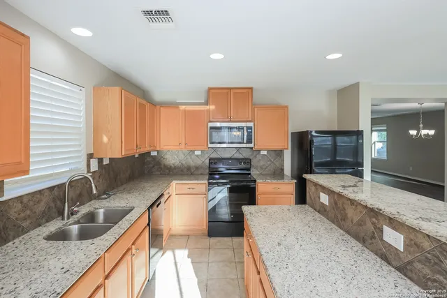 $1,900 | 2326 Cats Paw, Converse, TX 78109