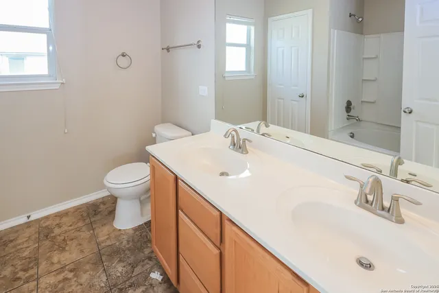 $1,900 | 2326 Cats Paw, Converse, TX 78109