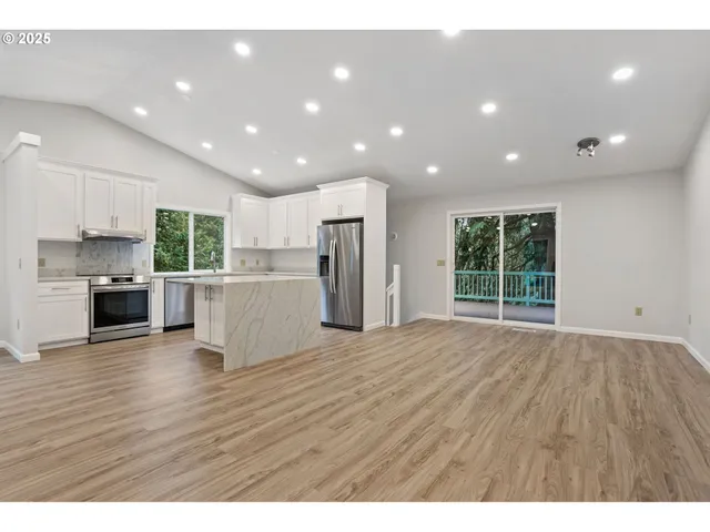 $799,950 | 6647 Southeast 122nd Avenue, Portland, OR 97266