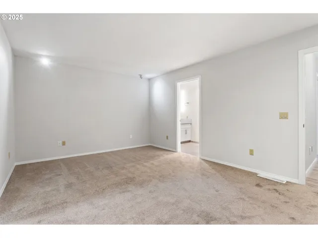 $799,950 | 6647 Southeast 122nd Avenue, Portland, OR 97266