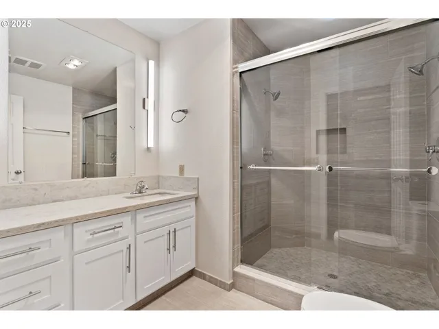 $799,950 | 6647 Southeast 122nd Avenue, Portland, OR 97266